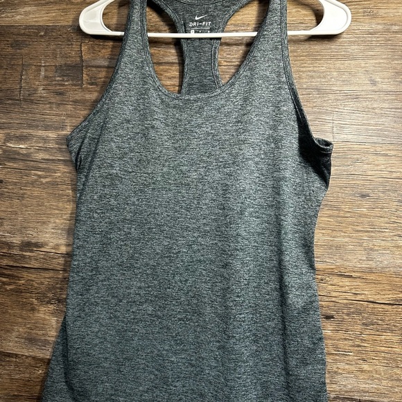 Nike Gray Dri Fit Fitted Sleeveless Tank Top - Picture 4 of 7